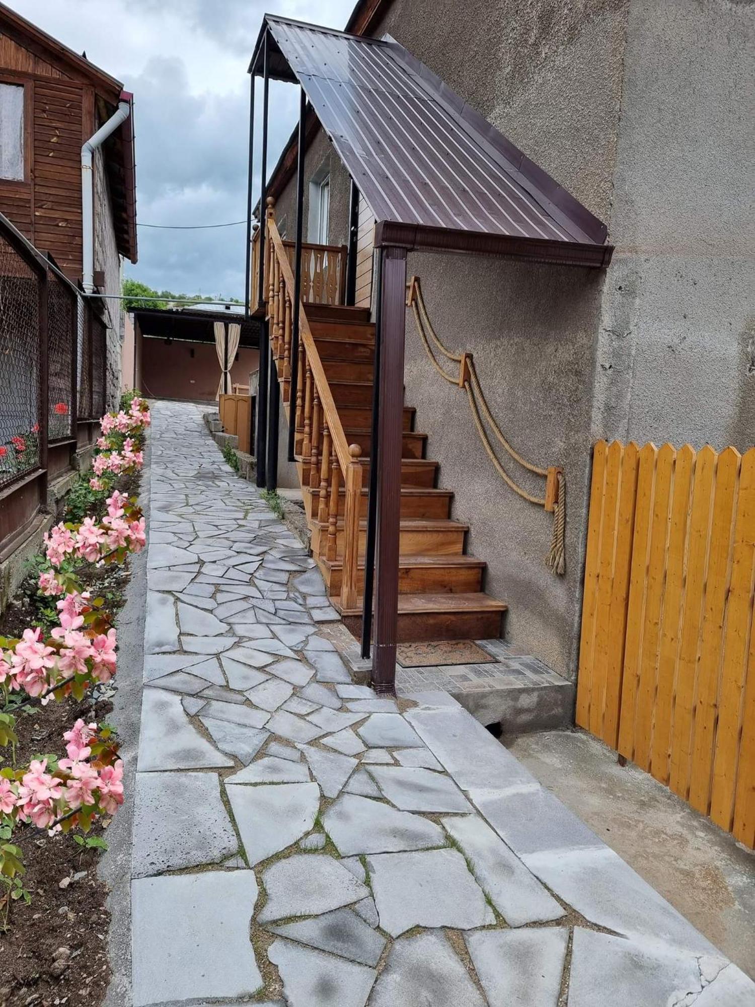 New Horizons , Apartment With 5 Bedrooms, Whole Apartment, Апартмент Целиком Dilijan Exterior foto